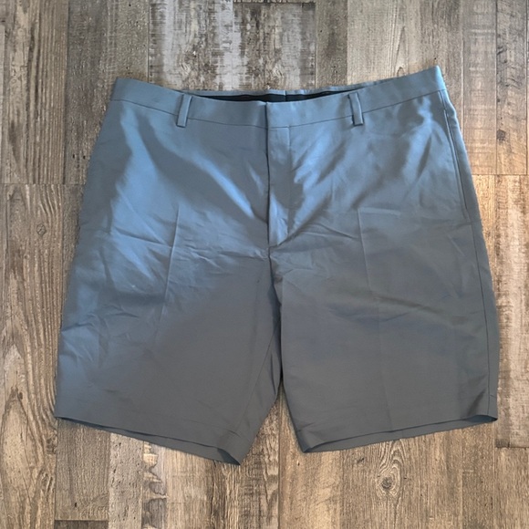 Nike Men's Slate Gray Flat Front Shorts - Picture 1 of 5